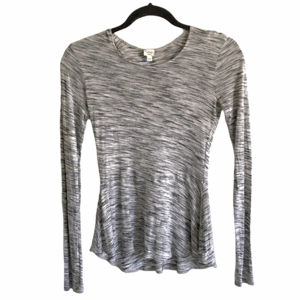 ARITZIA Long Sleeve Top Ruffle Flare Bottom Grey
